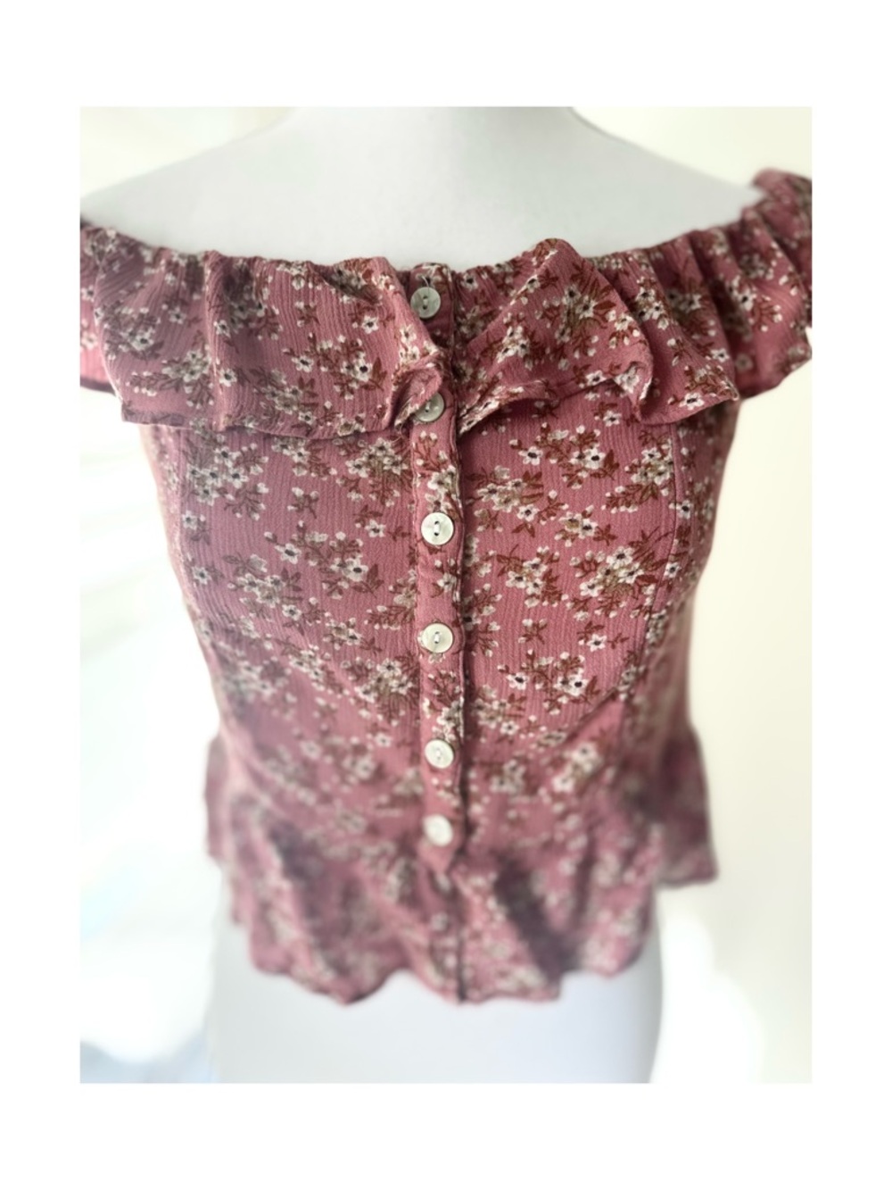 Floral Off-Shoulder Button Crop Top in Dusty Rose